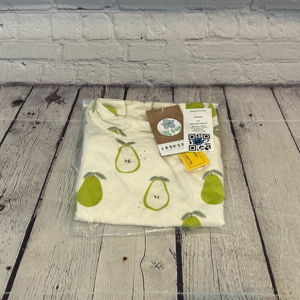 Larkspur Pears Print Bamboo PJ Shorts Set